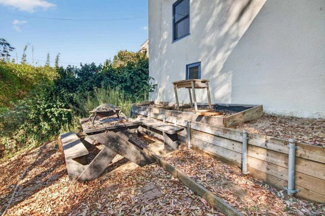 1535 Parmer Ave, Los Angeles, CA 90026