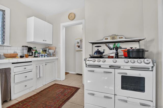 1535 Parmer Ave, Los Angeles, CA 90026