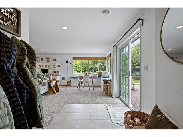 2240 VALHALLA St, Eugene, OR 97401