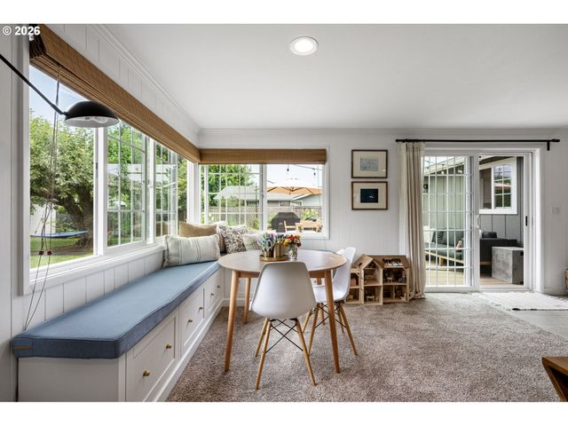 2240 VALHALLA St, Eugene, OR 97401