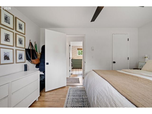 2240 VALHALLA St, Eugene, OR 97401