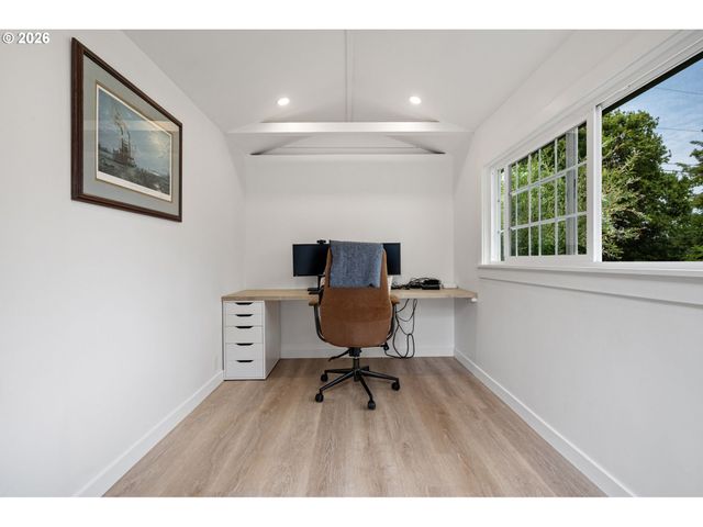 2240 VALHALLA St, Eugene, OR 97401
