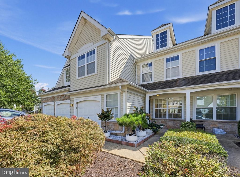 1677 ROCKCRESS DR, Jamison, PA 18929