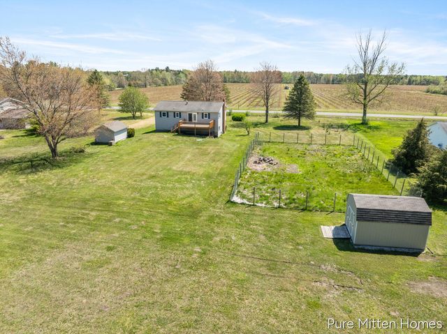 3350 Sweeter Road, Twin Lake, MI 49457