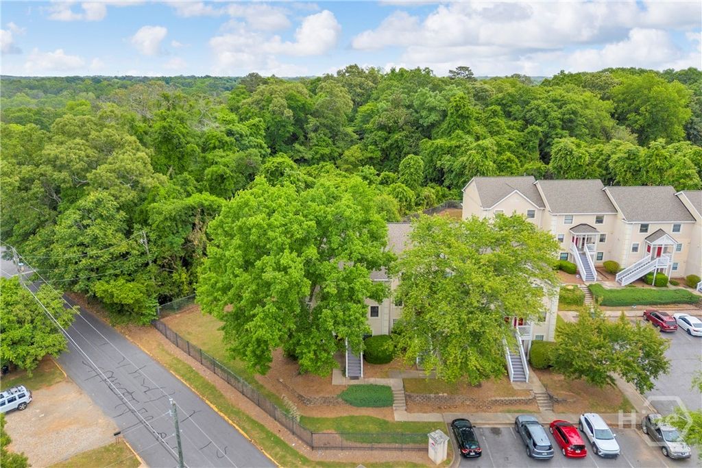 Image 6 of property listing at 290 Appleby Drive 268, Athens, GA 30606