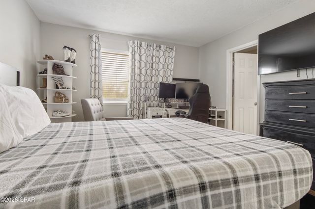 440 Venetian Way, Panama City, FL 32405