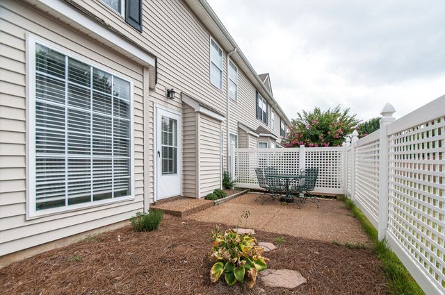 204 Stanton Hall Ln, Franklin, TN 37069