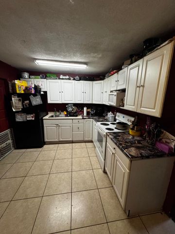 851 NW 17th Terrace, Pompano Beach, FL 33069