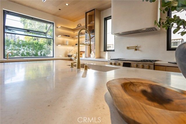 5205 Etiwanda, Tarzana (los Angeles), CA 91356