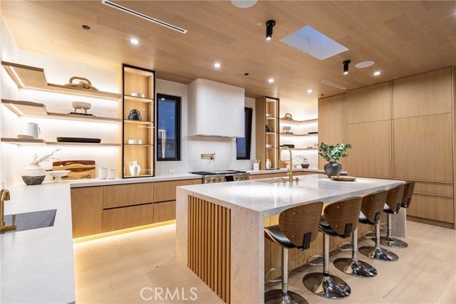 5205 Etiwanda, Tarzana (los Angeles), CA 91356