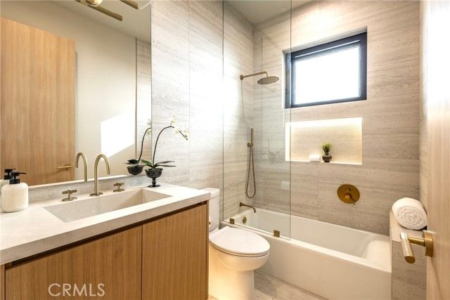 5205 Etiwanda, Tarzana (los Angeles), CA 91356