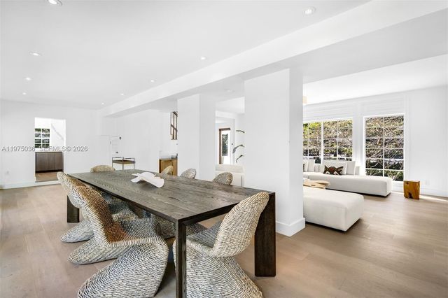 939 W 47th Ct, Miami Beach, FL 33140