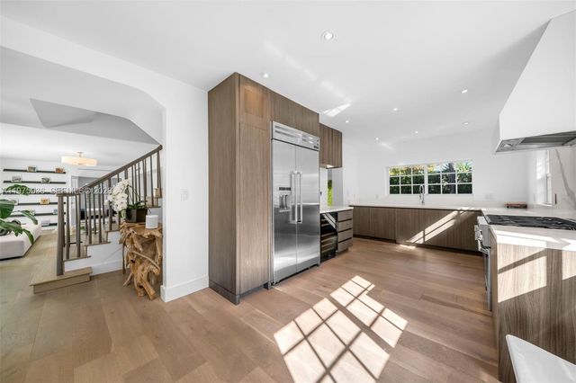 939 W 47th Ct, Miami Beach, FL 33140