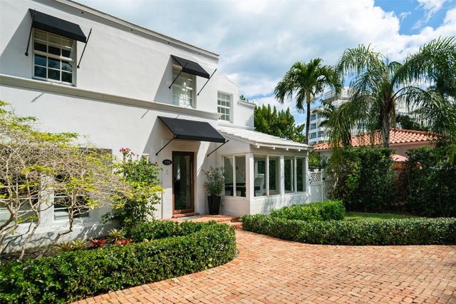 939 W 47th Ct, Miami Beach, FL 33140