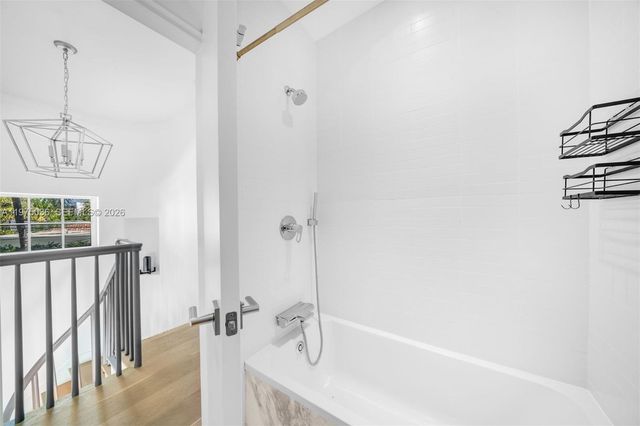 939 W 47th Ct, Miami Beach, FL 33140