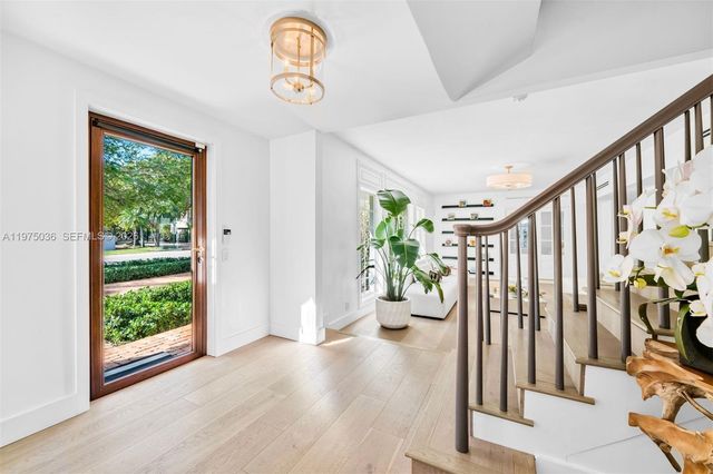 939 W 47th Ct, Miami Beach, FL 33140