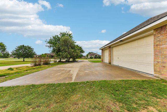268 Chisholm TRL, Bastrop, TX 78602