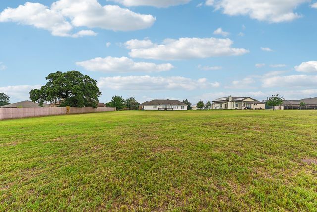 268 Chisholm TRL, Bastrop, TX 78602