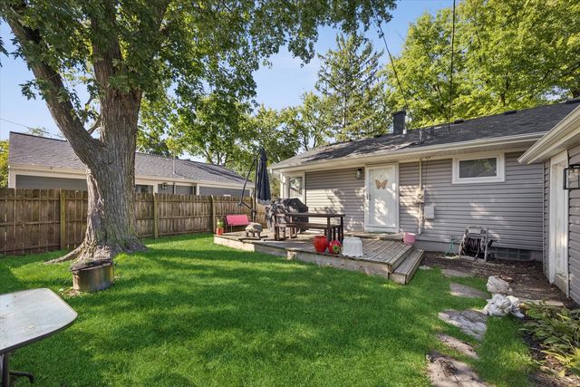 644 W Hinsdale Avenue, Hinsdale, IL 60521