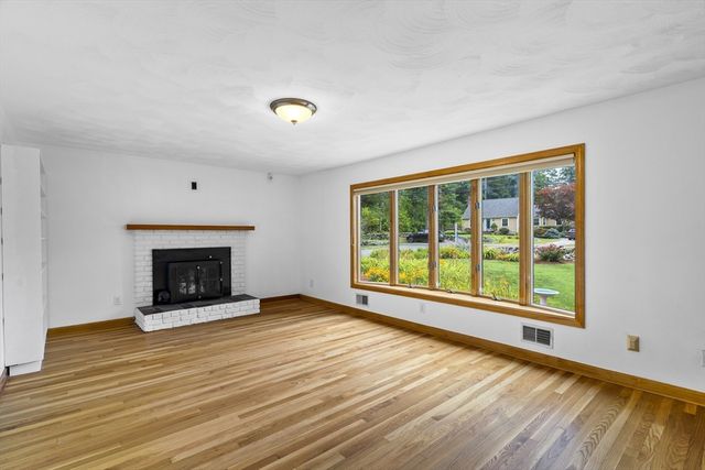 730 Lindsey St, Attleboro, MA 02703
