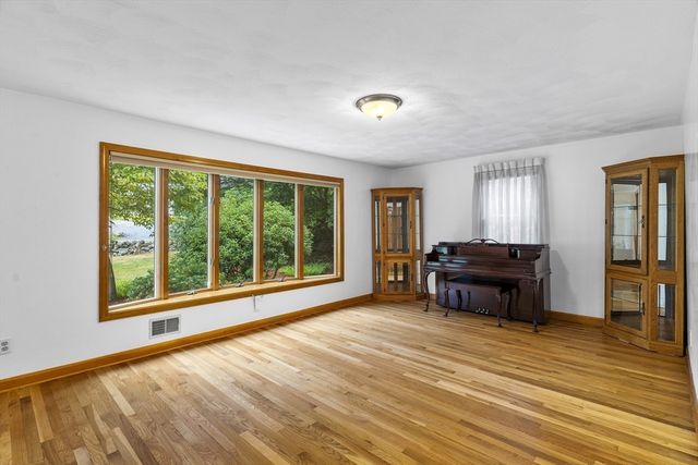 730 Lindsey St, Attleboro, MA 02703