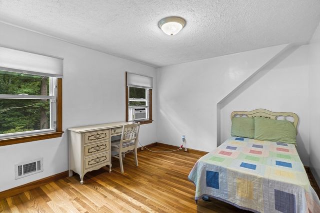 730 Lindsey St, Attleboro, MA 02703