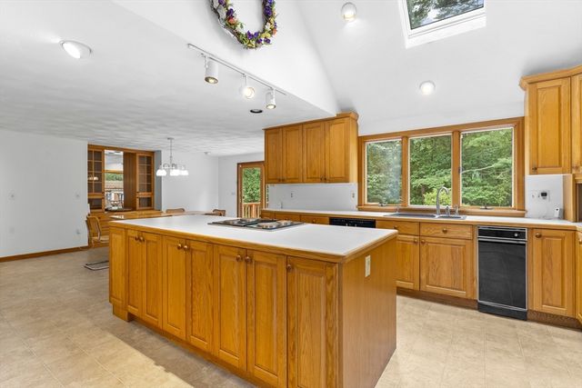 730 Lindsey St, Attleboro, MA 02703