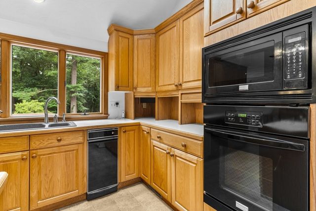 730 Lindsey St, Attleboro, MA 02703