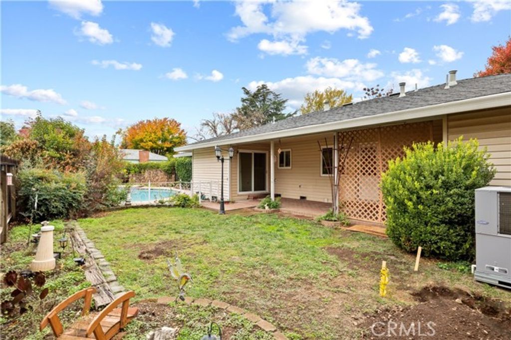 1 Cottage Circle, Chico, CA 95926