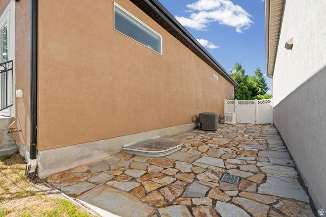 1443 W IRON PORT DR, South Jordan, UT 84095