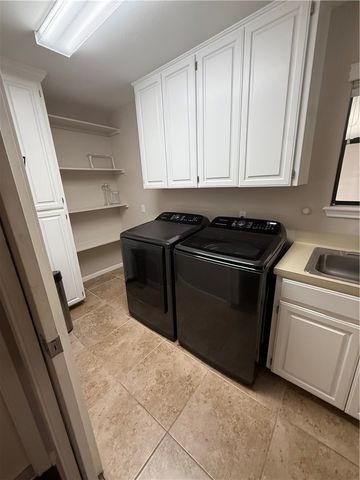 7649 Dallas St, Corpus Christi, TX 78413
