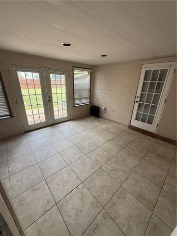 7649 Dallas St, Corpus Christi, TX 78413