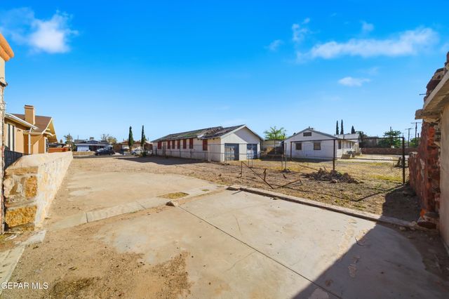 3812 TROWBRIDGE Drive, El Paso, TX 79903