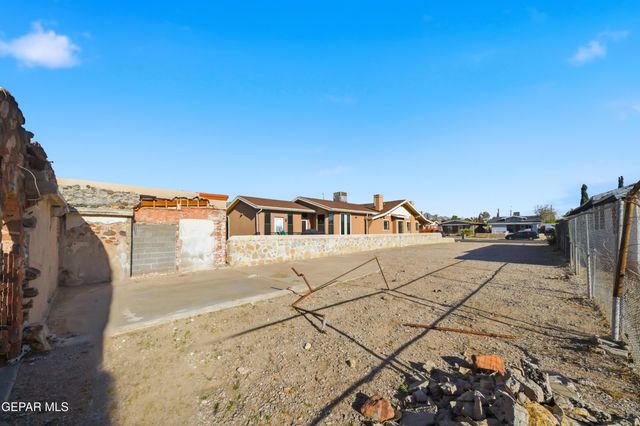 3812 TROWBRIDGE Drive, El Paso, TX 79903