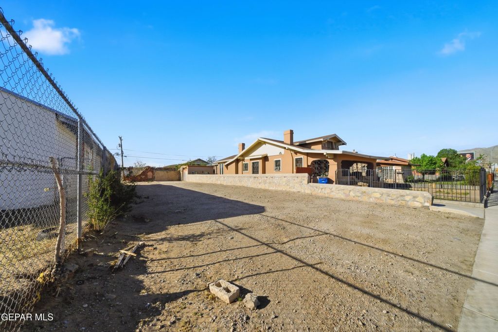 3812 TROWBRIDGE Drive, El Paso, TX 79903