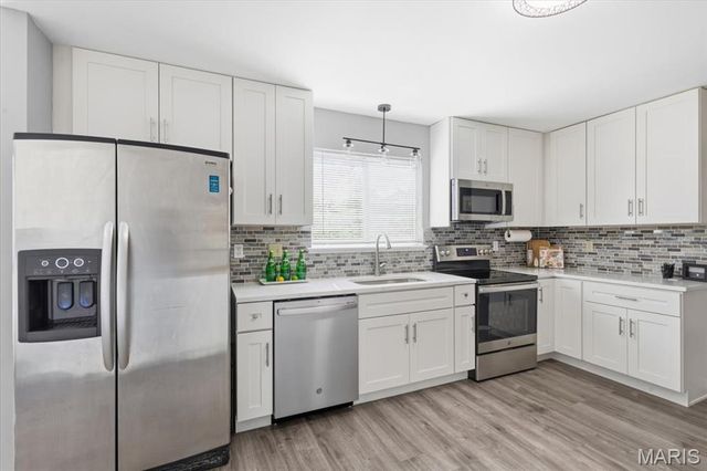 1718 Pheasant Run Drive, Maryland Heights, MO 63043