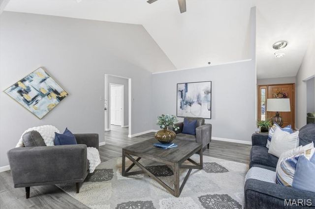 1718 Pheasant Run Drive, Maryland Heights, MO 63043