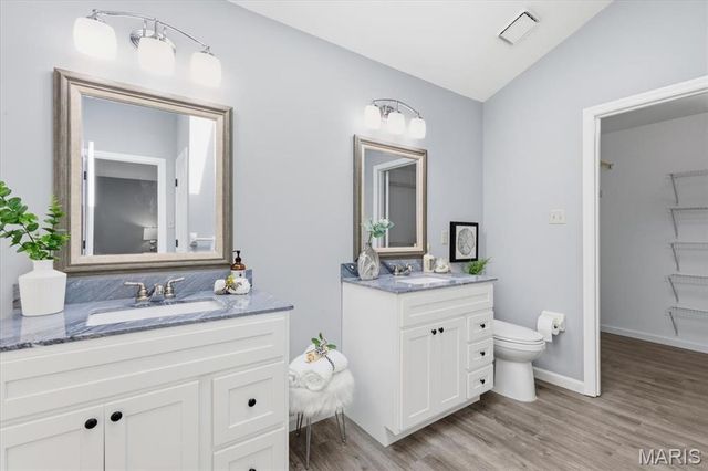 1718 Pheasant Run Drive, Maryland Heights, MO 63043