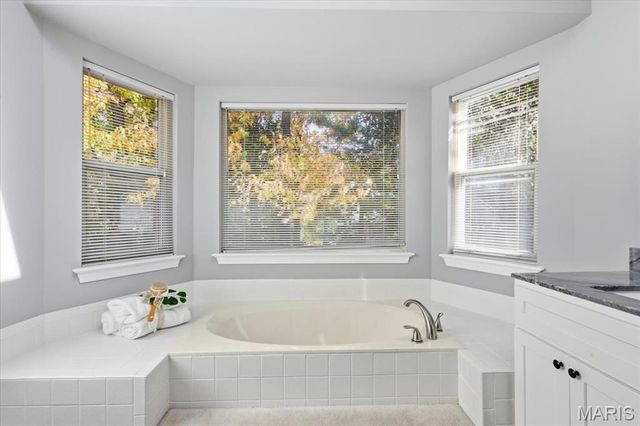 1718 Pheasant Run Drive, Maryland Heights, MO 63043