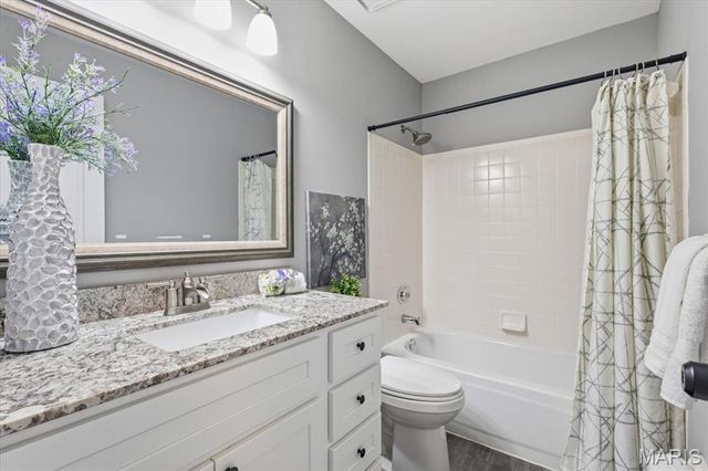 1718 Pheasant Run Drive, Maryland Heights, MO 63043