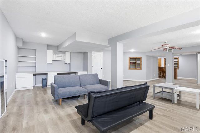 1718 Pheasant Run Drive, Maryland Heights, MO 63043