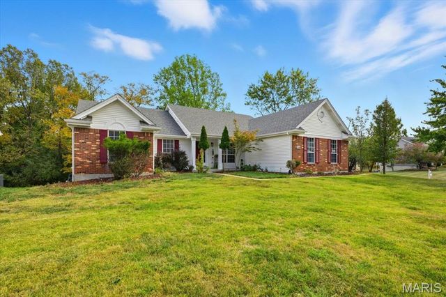 1718 Pheasant Run Drive, Maryland Heights, MO 63043