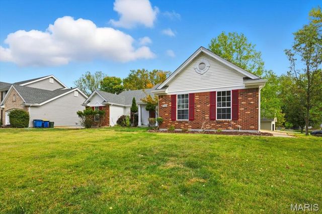 1718 Pheasant Run Drive, Maryland Heights, MO 63043