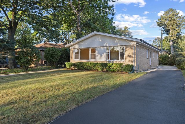 9752 Tripp Avenue, Skokie, IL 60076