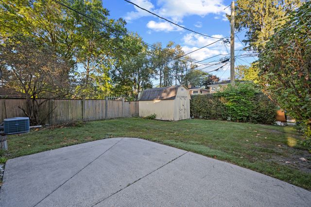 9752 Tripp Avenue, Skokie, IL 60076