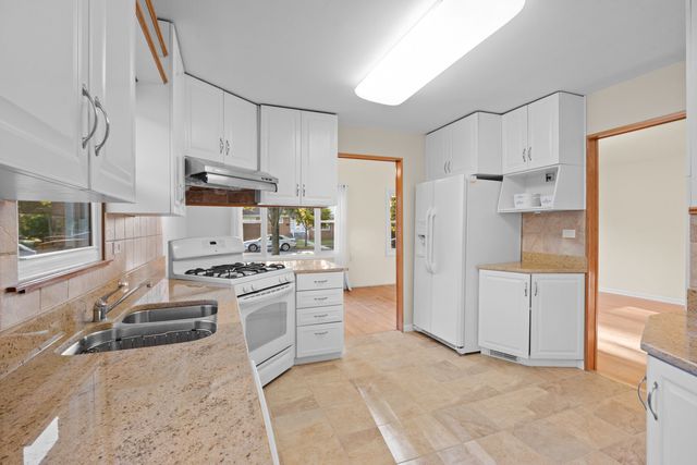 9752 Tripp Avenue, Skokie, IL 60076
