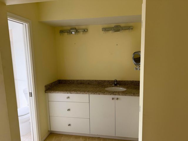 10522 Greenbriar Court, Boca Raton, FL 33498