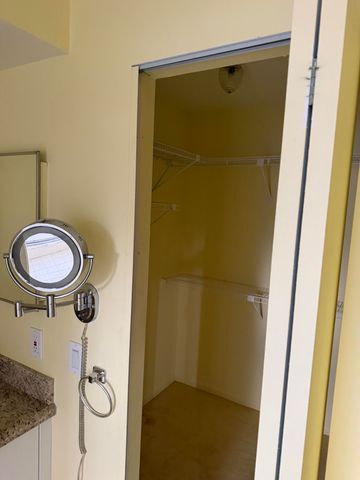 10522 Greenbriar Court, Boca Raton, FL 33498