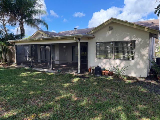 10522 Greenbriar Court, Boca Raton, FL 33498