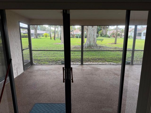 10522 Greenbriar Court, Boca Raton, FL 33498